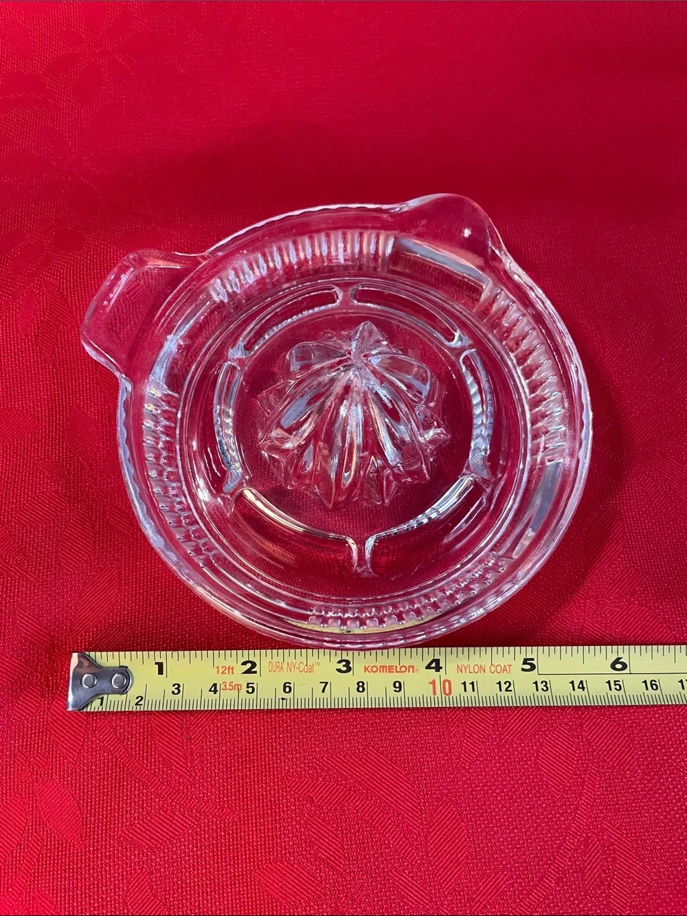 Clear Glass Citrus Juicer - Classic Manual Juicer
